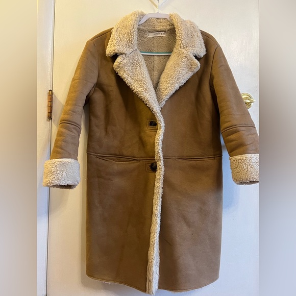 Mango coat, perfect for winter season. - Picture 1 of 4